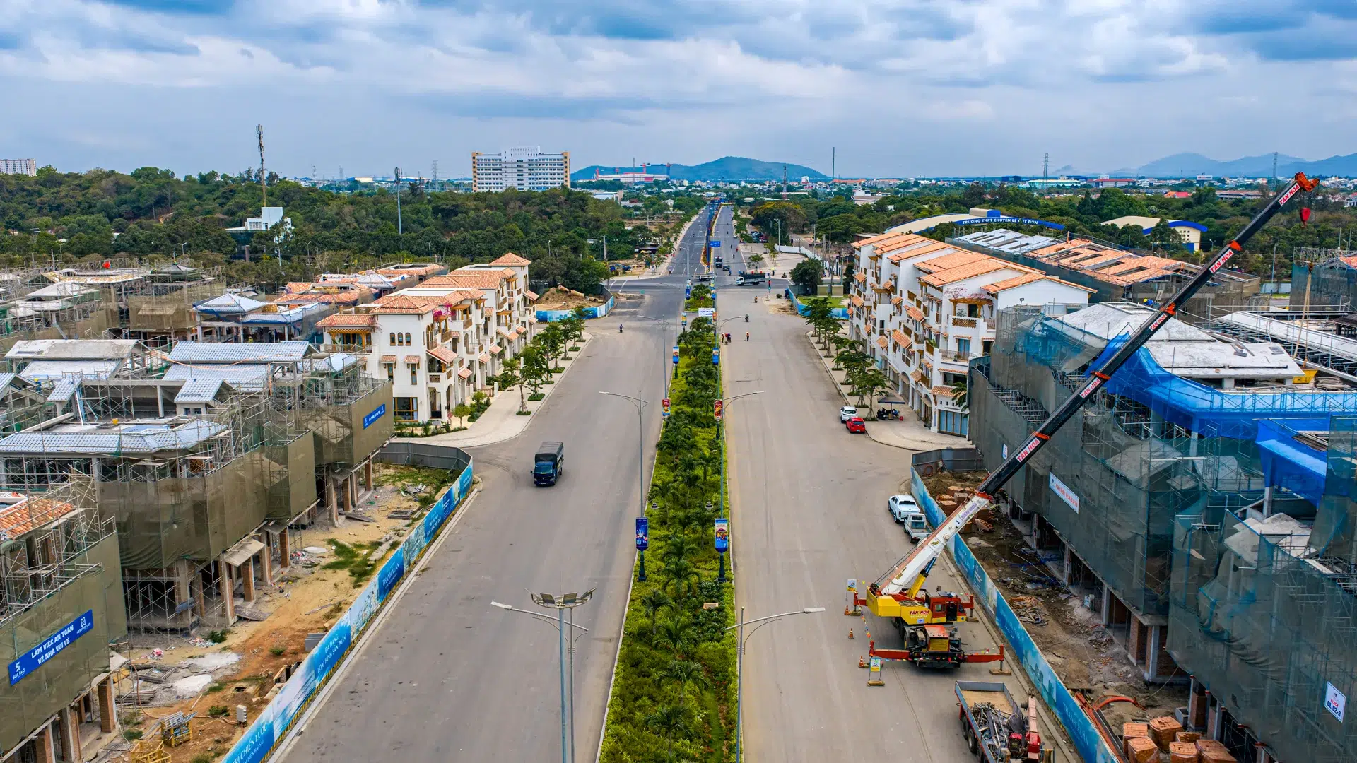 tiến độ xây dựng
